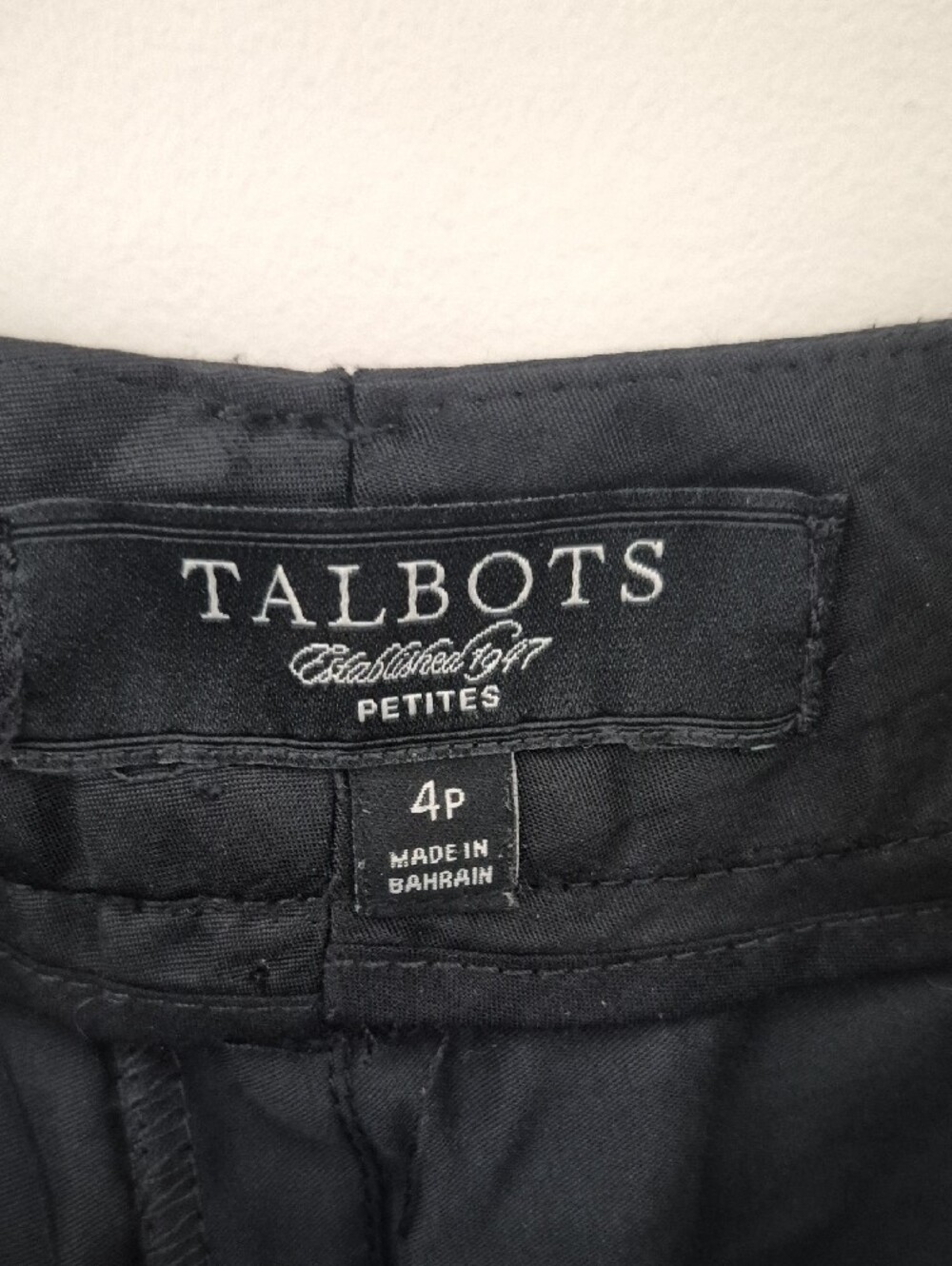 Talbots Black Cropped Zip-Pocket Capris - Picture 7 of 7